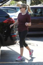 REESE WITHERSPOON Shopping at Bristol Farms in Santa Monica 11/24/2016