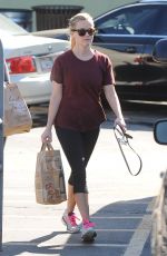 REESE WITHERSPOON Shopping at Bristol Farms in Santa Monica 11/24/2016