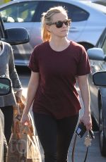 REESE WITHERSPOON Shopping at Bristol Farms in Santa Monica 11/24/2016