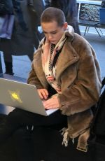 ROSE MCGOWAN Does Work at Apple Store in Manhattan 11/22/2016