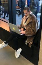 ROSE MCGOWAN Does Work at Apple Store in Manhattan 11/22/2016