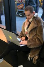 ROSE MCGOWAN Does Work at Apple Store in Manhattan 11/22/2016