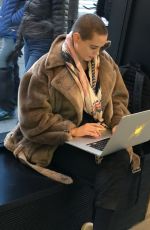 ROSE MCGOWAN Does Work at Apple Store in Manhattan 11/22/2016