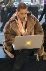 ROSE MCGOWAN Does Work at Apple Store in Manhattan 11/22/2016
