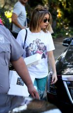 SARAH HYLAND on the Set of Modern Family in Brentwood 11/03/2016