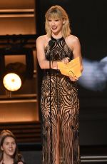 TAYLOR SWIFT at 50th Annual CMA Awards in Nashville 11/02/2016