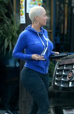 AMBER ROSE Out for Breakfast in Los Angeles 12/08/2016