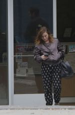 AMY POEHLER Leaves Animal Hospital in West Hollywood 12/11/2016