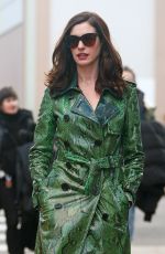 ANNE HATHAWAY on the Set of 