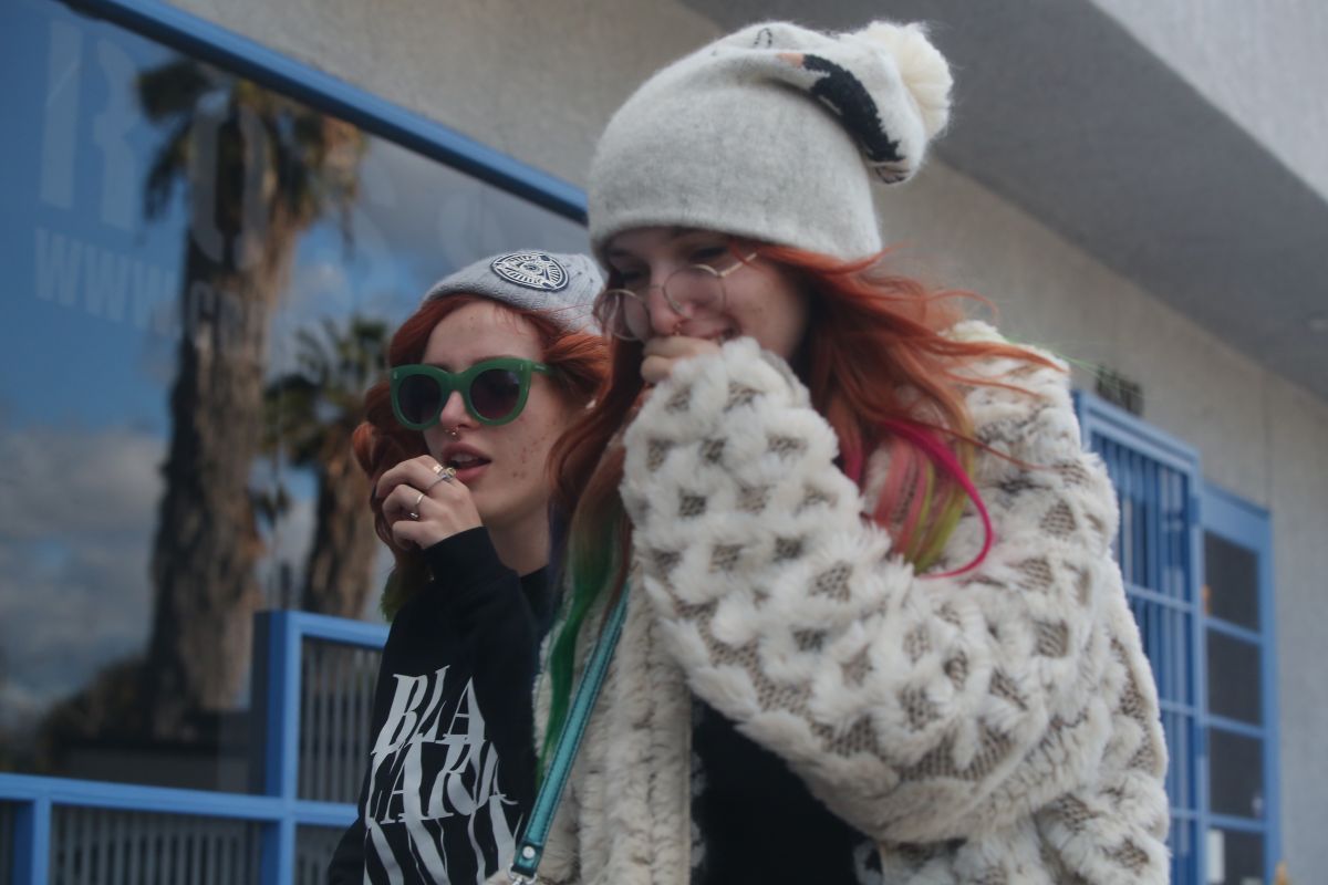 BELLA and DANI THORNE Out for Breakfast in Los Angeles 12/24/2016 BELLA and DANI THORNE Out for Breakfast in Los Angeles 12/24/2016