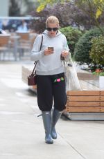 BUSY PHILIPPS Out and About in Los Angeles 12/16/2016