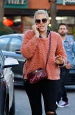 BUSY PHILIPPS Shopping for Grocery in West Hollywood 12/22/2016