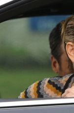 CHELSEA HANDLER and Blake Shelton on the Set of 