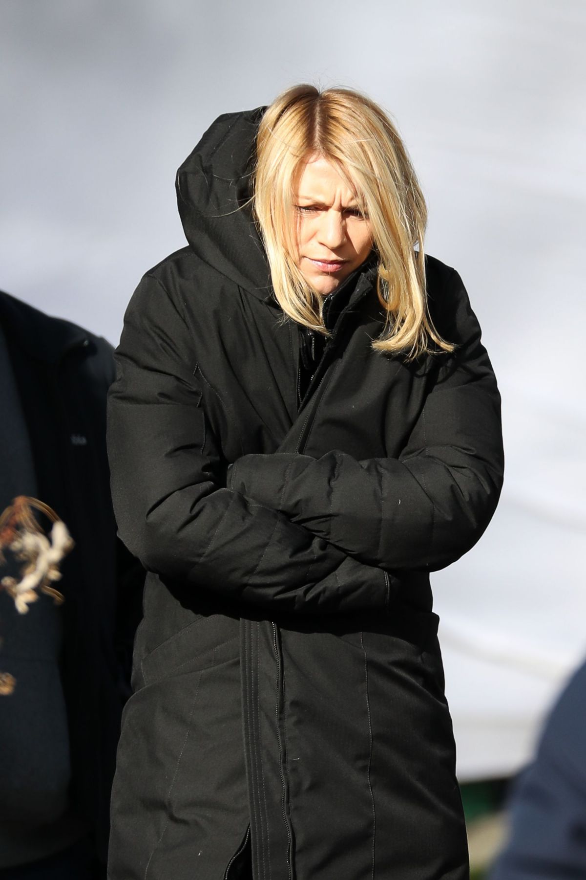 CLAIRE DANES on the Set of CLAIRE DANES on the Set of