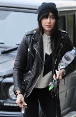 DAISY LOWE Walks Her Dog at Regents Park in London 12/15/2016