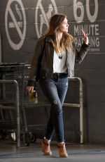 ELIZABETH OLSEN Out for Lunch in Los Angeles 12/04/2016
