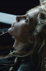 ELSA PATAKY in Yo Donna Magazine, December 2016 Issue