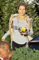 ELSA PATAKY Shopping Christmas Tree in Malibu 12/08/2016