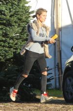 ELSA PATAKY Shopping Christmas Tree in Malibu 12/08/2016