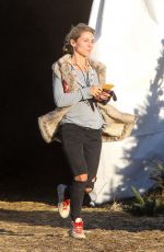 ELSA PATAKY Shopping Christmas Tree in Malibu 12/08/2016