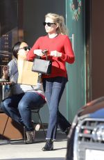 EMMA ROBERTS Buy a Cupcakes at Sprinkles in Beverly Hills 12/15/2016