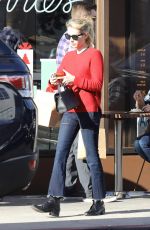 EMMA ROBERTS Buy a Cupcakes at Sprinkles in Beverly Hills 12/15/2016