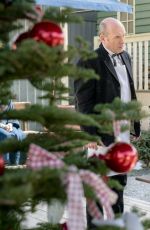 ERIN KRAKOW - When Calls the Heart Christmas Promos