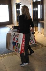 FAYE DUNAWAY Out for Shopping in Los Angeles 12/05/2016