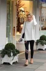 FRANKIE GAFF Out for Shoping in Chelsea 12/23/2016