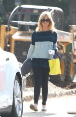 GOLDIE HAWN Out and About in Pacific Palisades 12/12/2016