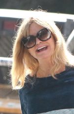 GOLDIE HAWN Out and About in Pacific Palisades 12/12/2016