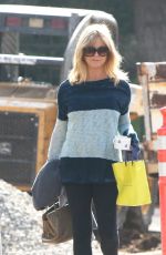 GOLDIE HAWN Out and About in Pacific Palisades 12/12/2016
