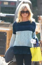 GOLDIE HAWN Out and About in Pacific Palisades 12/12/2016