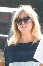 GOLDIE HAWN Out and About in Pacific Palisades 12/12/2016