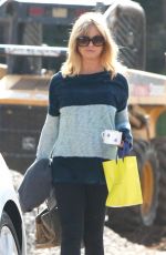 GOLDIE HAWN Out and About in Pacific Palisades 12/12/2016