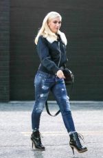 GWEN STEFANI Out Shopping in Beverly Hills 12/08/2016