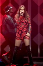 HAILEE STEINFELD Performs at 101.3 kdwb