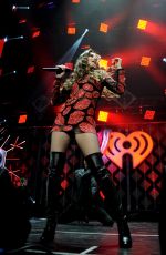 HAILEE STEINFELD Performs at 101.3 kdwb