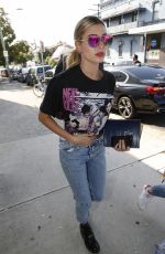 HAILEY BALDWIN Shopping in Paddington 12/04/2016