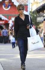 HALLE BERRY Shopping at Splendid in Beverly Hills 12/04/2016