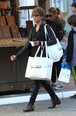 HALLE BERRY Shopping at Splendid in Beverly Hills 12/04/2016