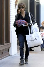HALLE BERRY Shopping at Splendid in Beverly Hills 12/04/2016