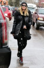 HEIDI KLUM Shopping in Aspen 12/22/2016