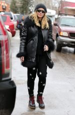 HEIDI KLUM Shopping in Aspen 12/22/2016