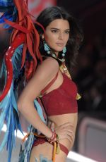 KENDALL JENNER at 2016 Victoria\