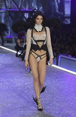 KENDALL JENNER at 2016 Victoria\