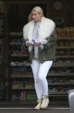 IGGY AZALEA at a Gas Station in Calabasas 10/12/2016