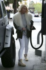 IGGY AZALEA at a Gas Station in Calabasas 10/12/2016