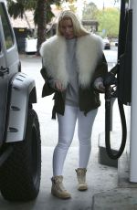 IGGY AZALEA at a Gas Station in Calabasas 10/12/2016