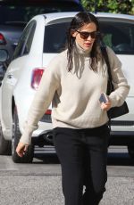 JENNIFER GARNER Arrives at a Church in Los Angeles 12/04/2016